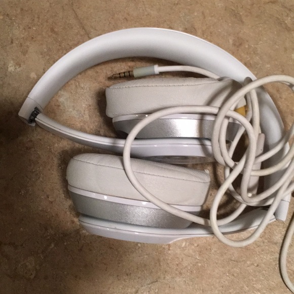 Beats headphones - Picture 2 of 7